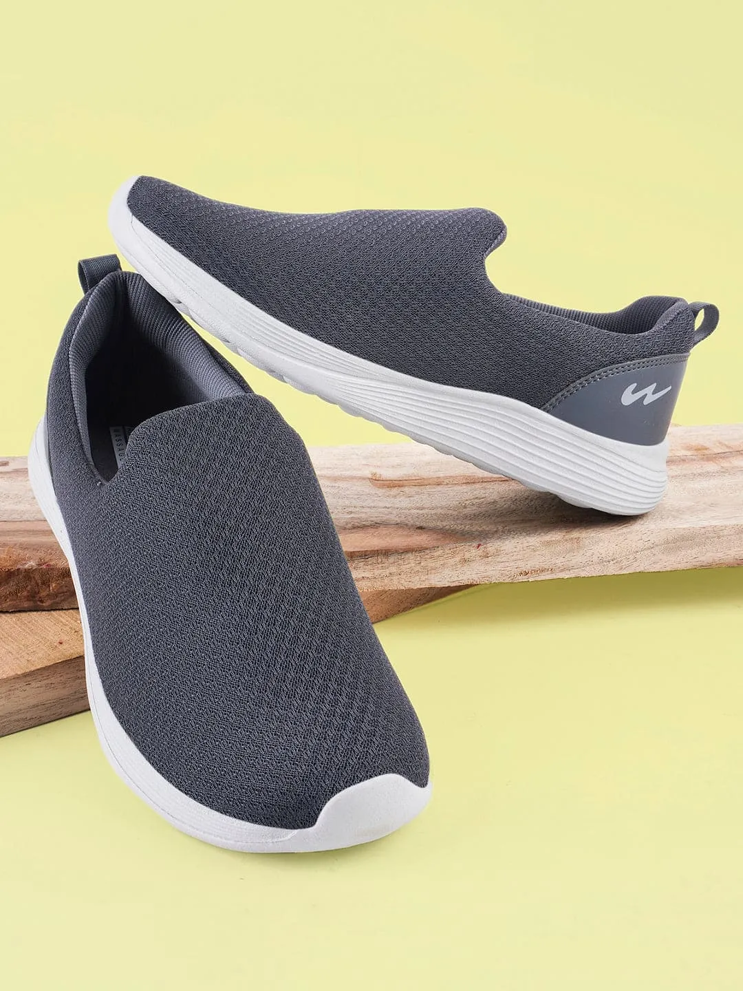 SHUTTLE Grey Men's Walking Shoes