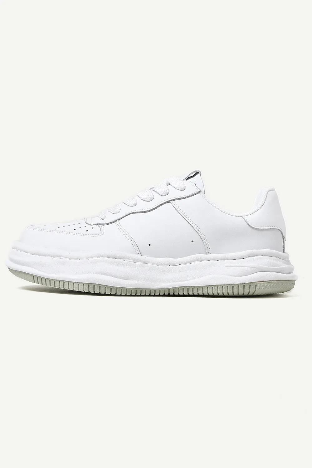 White Casual Breathable Fashion Sneaker